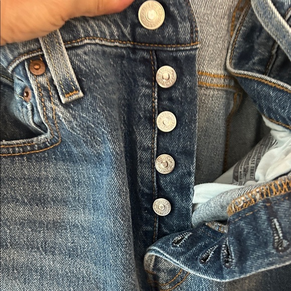 Levi's Women’s  Straight Blue Jeans - Red Tag - Picture 5 of 6